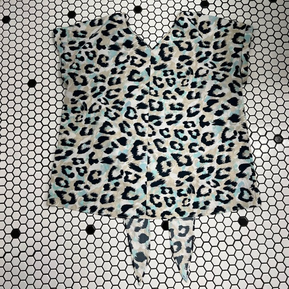 Juicy couture top size XL ties in front - Picture 3 of 3